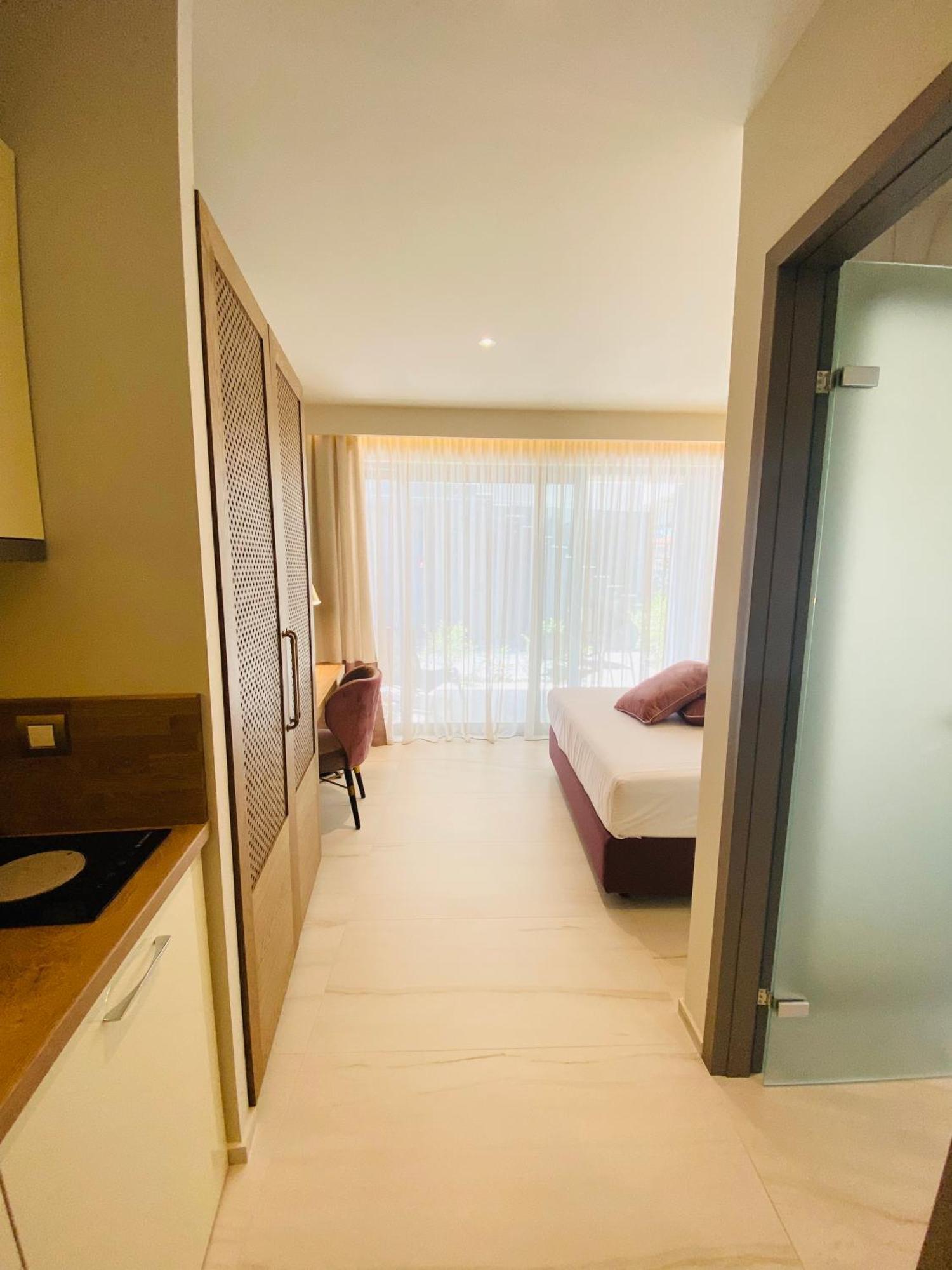 Serenity Suites Nikiti  Zimmer foto